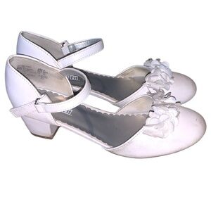 Smart Fit White Mary Jane Heels with Floral Accent Girls 2